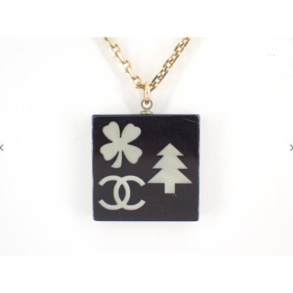 CHANEL Jewelry - ❌❌𝑆𝑂𝐿𝐷❌❌Vintage Chanel Clover Necklace